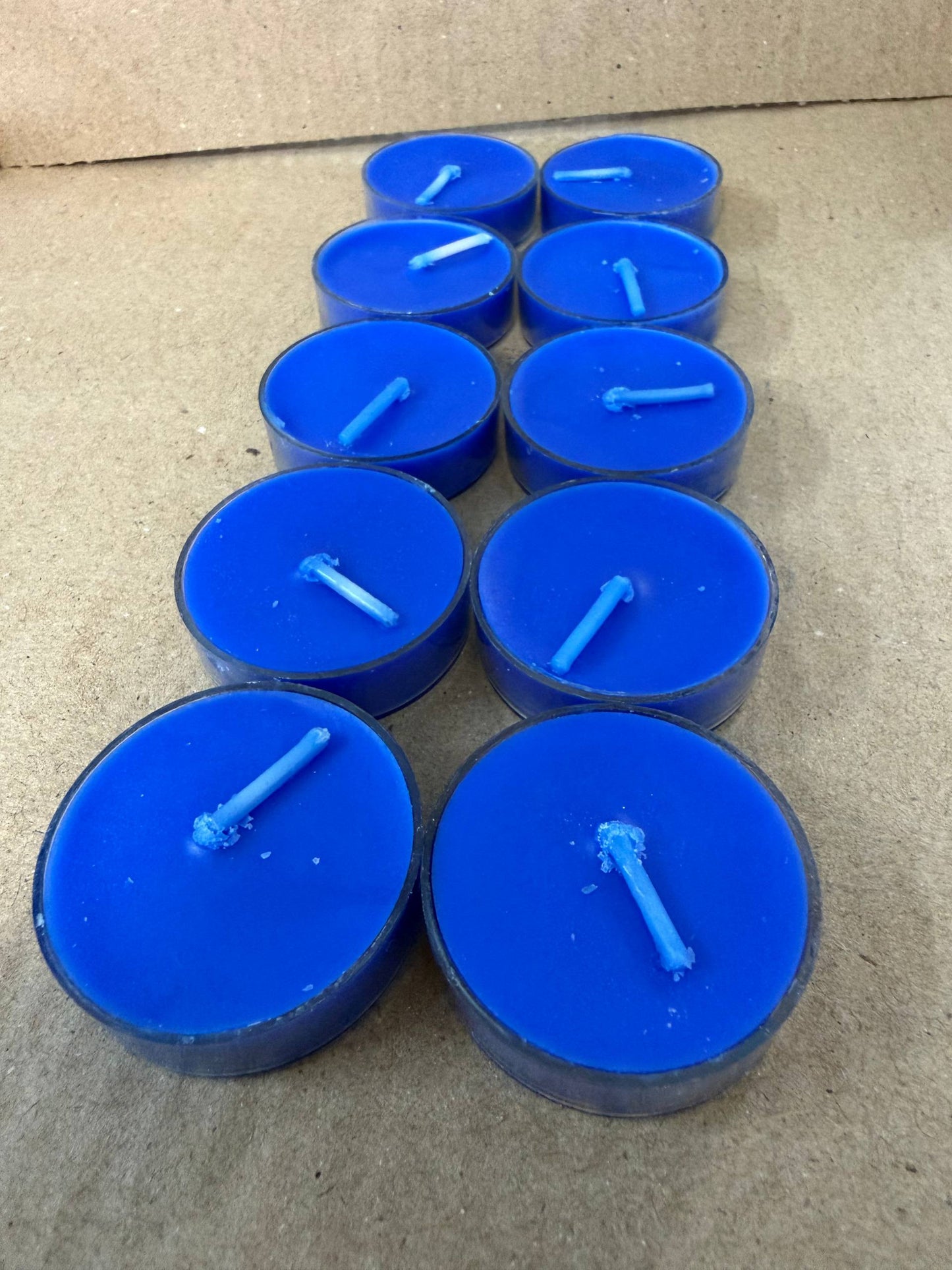 Set of 10 blue tea candle