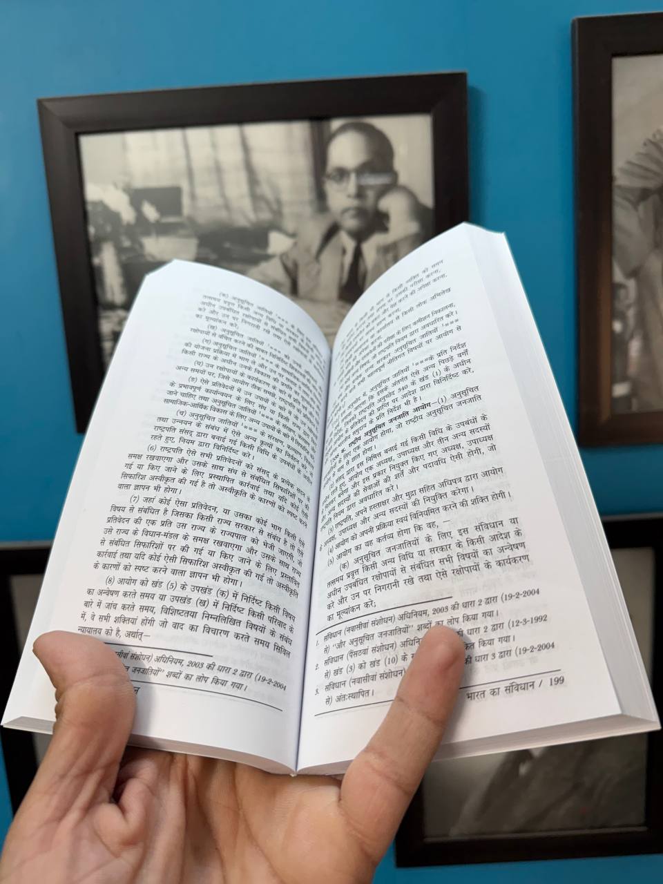 BHARAT KA SAMVIDHAN ORIGINAL MINI   (HINDI)