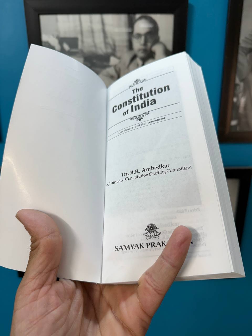 BHARAT KA SAMVIDHAN RED (ENGLISH)